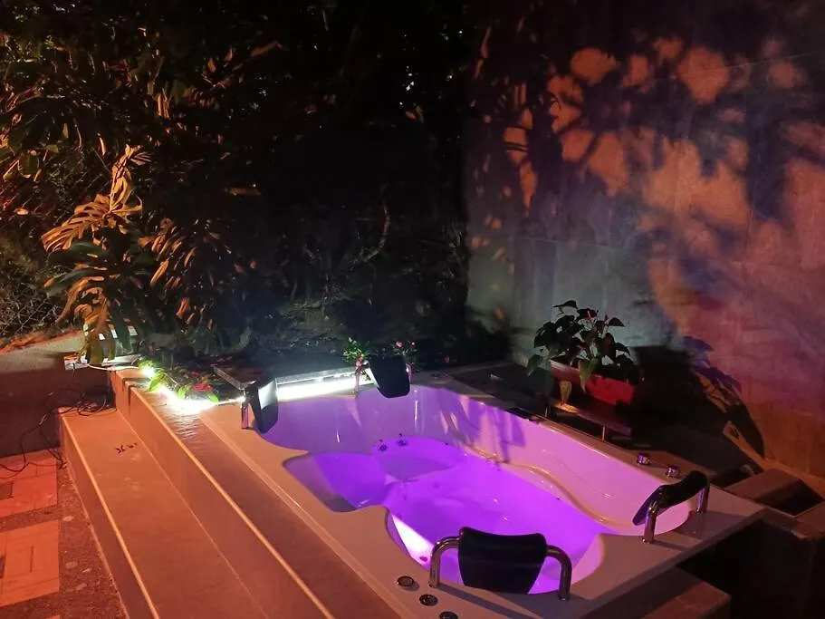 Apartamento Campestre Loft Con Jacuzzi En San Lucas, El Poblado Medellin